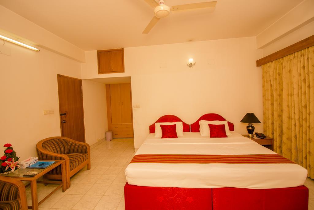Laurel Hotels Ltd. Dhaka Room photo