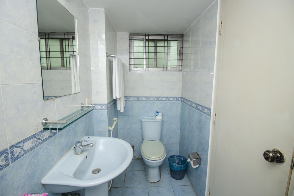 Laurel Hotels Ltd. Dhaka Room photo